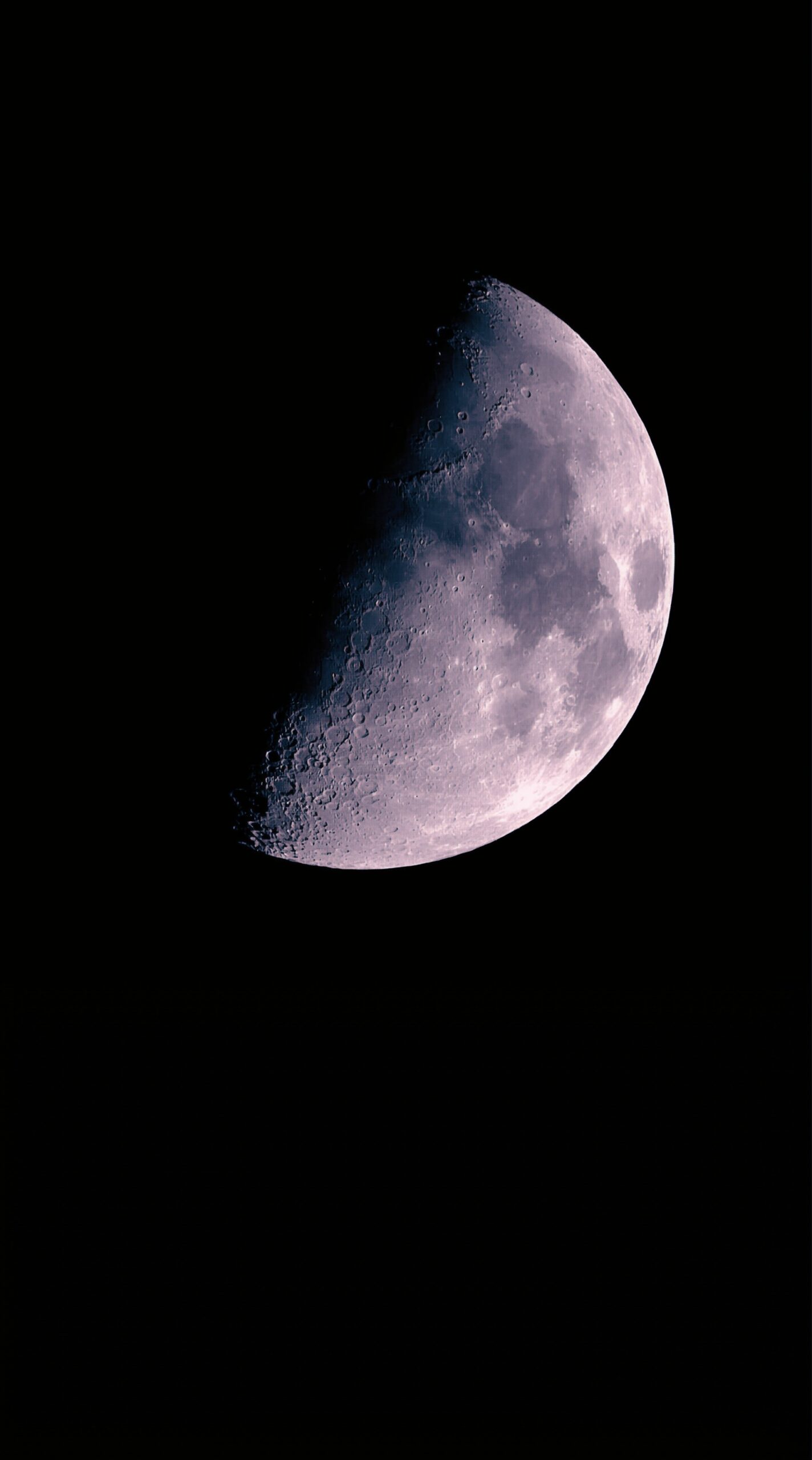De la media Luna a la Luna llena: el camino hacia la plenitud lunar